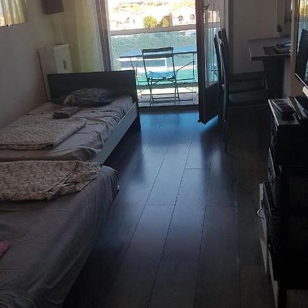 Ferienwohnung Studio 3 Personnes Jolie Vue Proche Gare 11 Ave Paul Arene Nizza Exterior foto